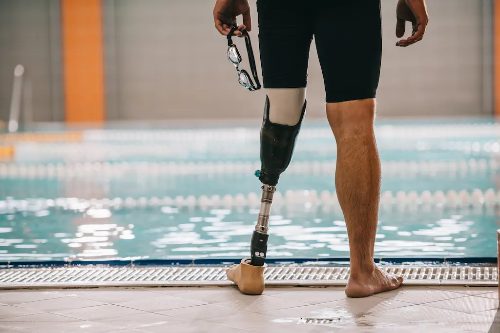 64268af9a039a7dae320e78b_can you swim with a prosthetic leg